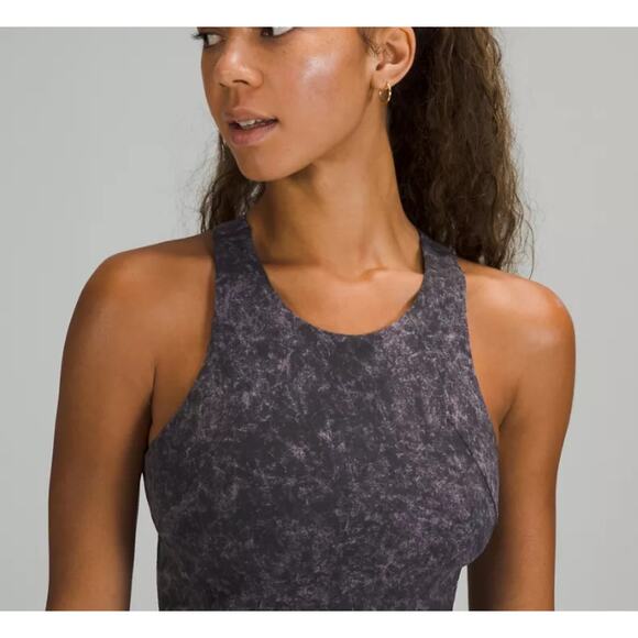 Lululemon Athletica Invigorate Training Tank Top.  Gray and white size 6. - Picture 2 of 6